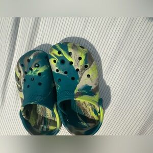 CROCS Kids Sandals in Teal and Neon Yellow